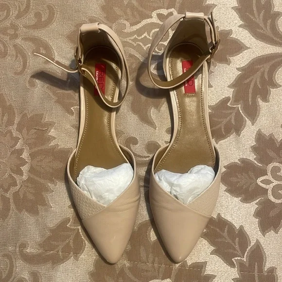 Saks Fifth Avenue Beige Ankle Strap Women's Flats - Picture 2 of 12